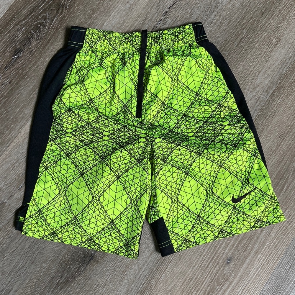 Boys Nike shorts good condition
